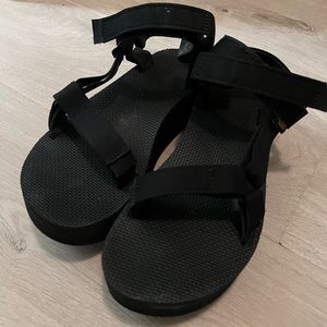 Teva Flatforms